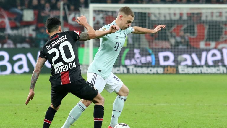 JOSHUA KIMMICH: Der Nationalspieler sollte Thiago im zentralen Mittelfeld ersetzen, aber er erwischte nicht seinen besten Tag. Er hatte zwar die meisten Ballkontakte (87), leistete sich unter Druck aber einige technische Fehler. NOTE: 4