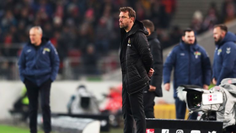VfB-Trainer Markus Weinzierl war nach dem 2:2 gegen Freiburg sichtlich bedient.
