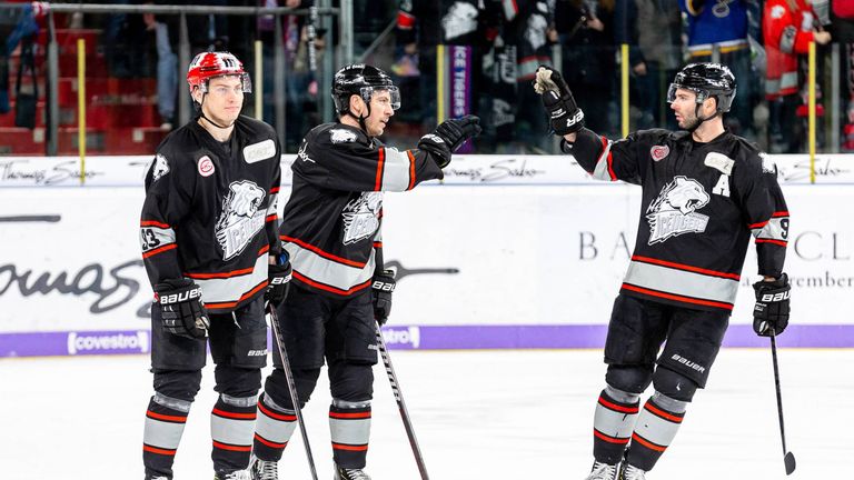 Die Nürnberg Ice Tigers schlagen die Iserlohn Roosters mit 5:2.