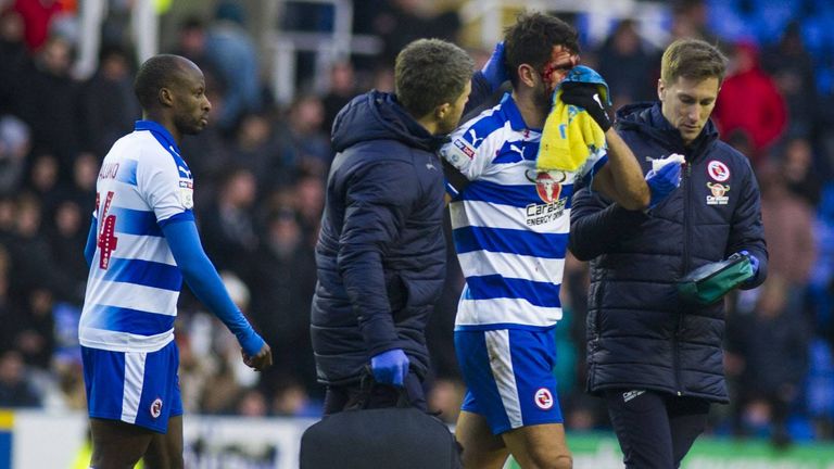 Nelson Oliveira muss blutüberströmt den Platz verlassen.