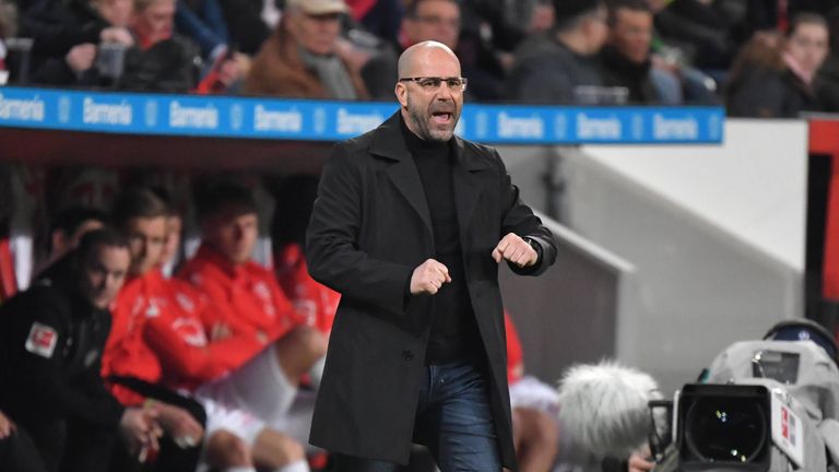 Peter Bosz muss mit Bayer Leverkusen in der Europa League gegen FK Krasnodar ran.