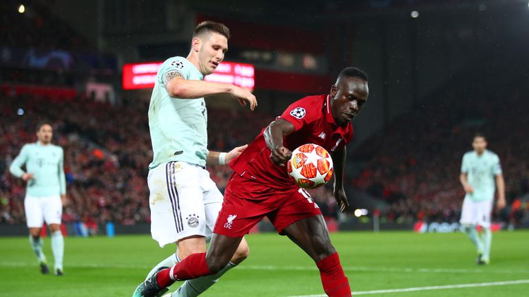 Niklas Süle und der FC Bayern bestehen an der Anfield Road und ringen dem FC Liverpool ein 0:0 ab.