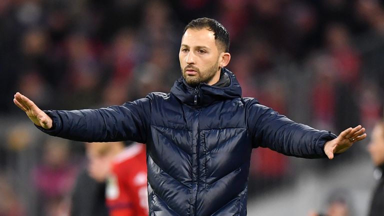 Domenico Tedesco setzt gegen City auf eine extreme Defensive.