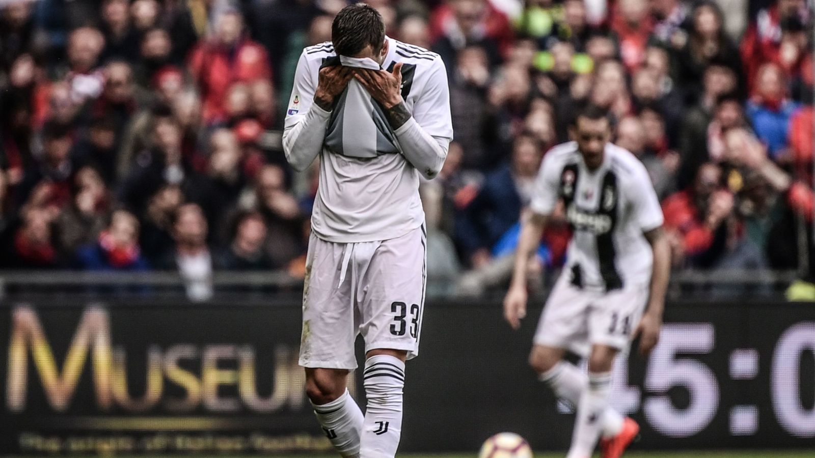 Serie A Juventus mit erster LigaPleite Inter gewinnt MailandDerby