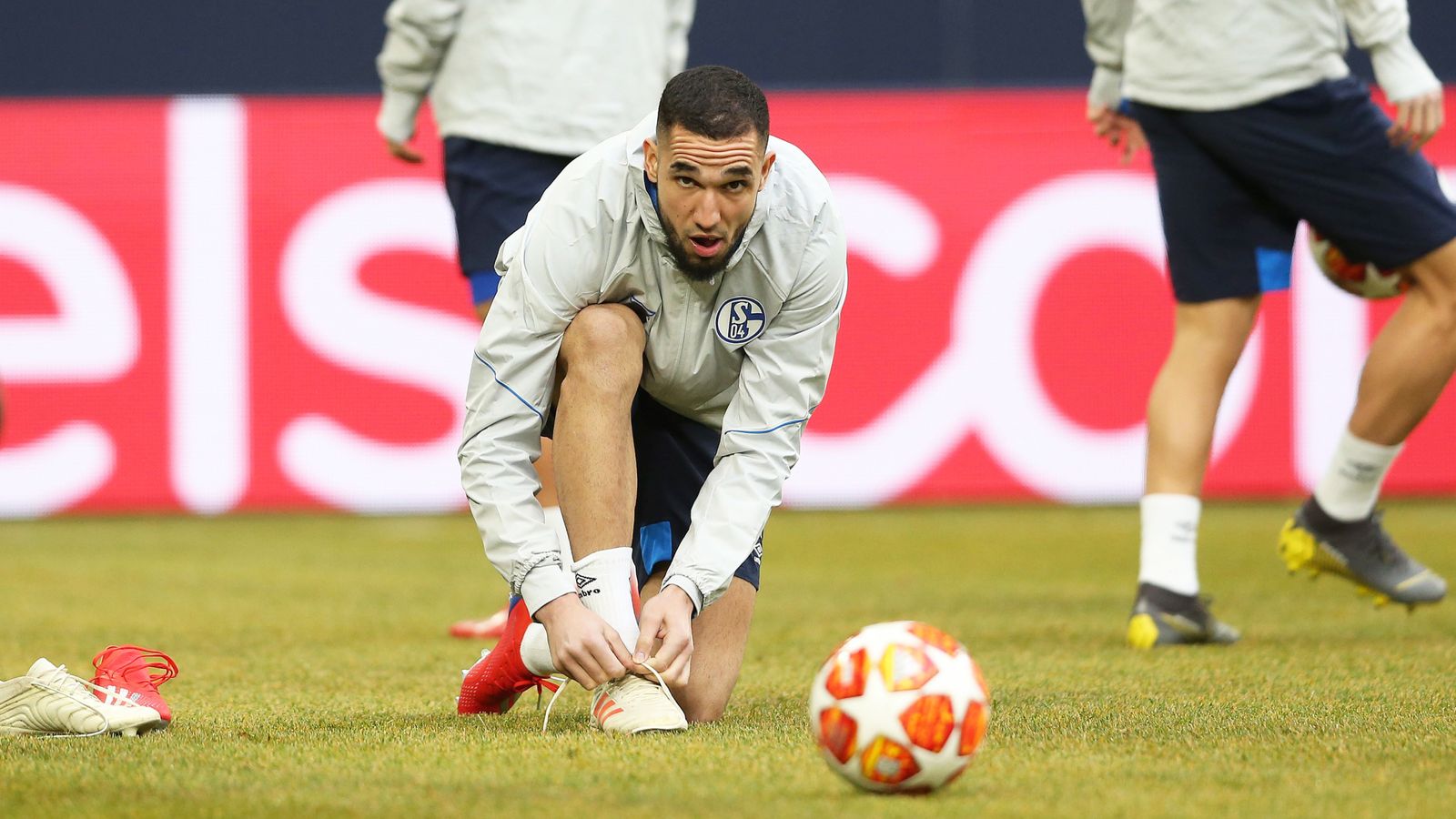 Disziplinarische Maßnahme! Schalke Verbannt Bentaleb Zur U23 | Fußball ...