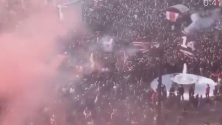 Fans von Ajax Amsterdam nehmen Madrid ein. (Quelle: twitter @jmuriedas)