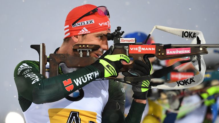 Arnd Peiffer holt mit der Männerstaffel die Silbermedaille.