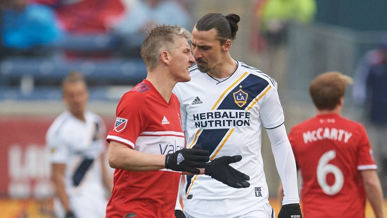 Bastian Schweinsteiger (l.) und Zlatan Ibrahimovic treffen direkt am 1. Spieltag der MLS-Saison aufeinander. 