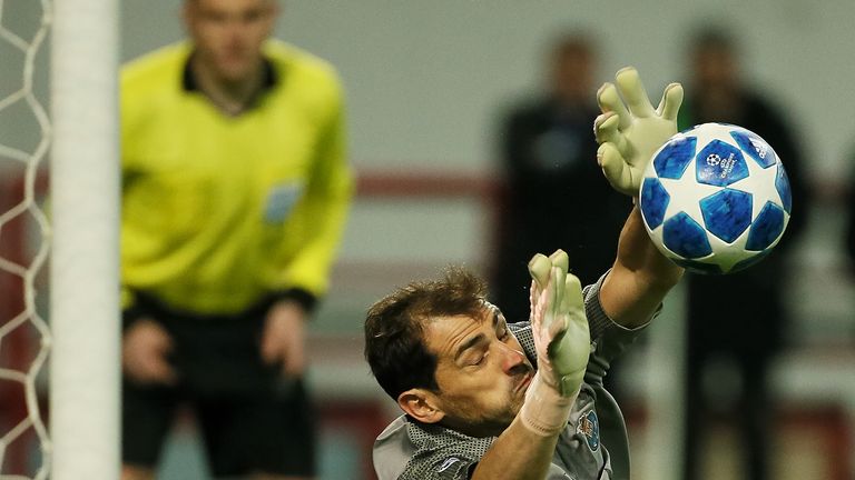 Iker Casillas wird zum Helden beim Elfmeterkrimi des FC Porto gegen AS Rom.
