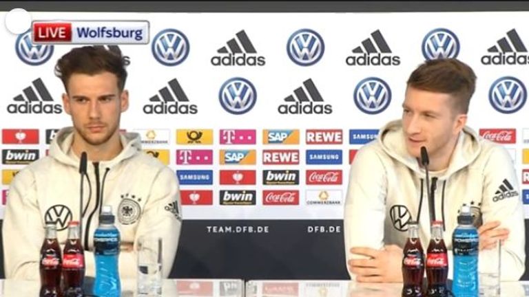 Leon Goretzka und Marco Reus beantworten vor dem Spiel gegen die Niederlande die Fragen der Journalisten.