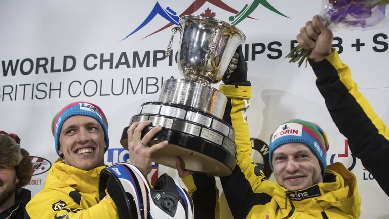 Francesco Friedrich holt mit Anschieber Thorsten Margis Gold im Zweierbob. 