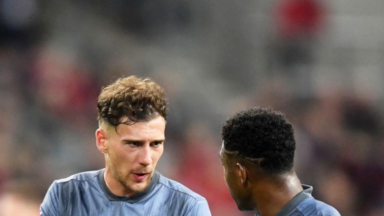 Leon Goretzka (l.) und David Alaba fallen für das Topspiel gegen Gladbach aus.