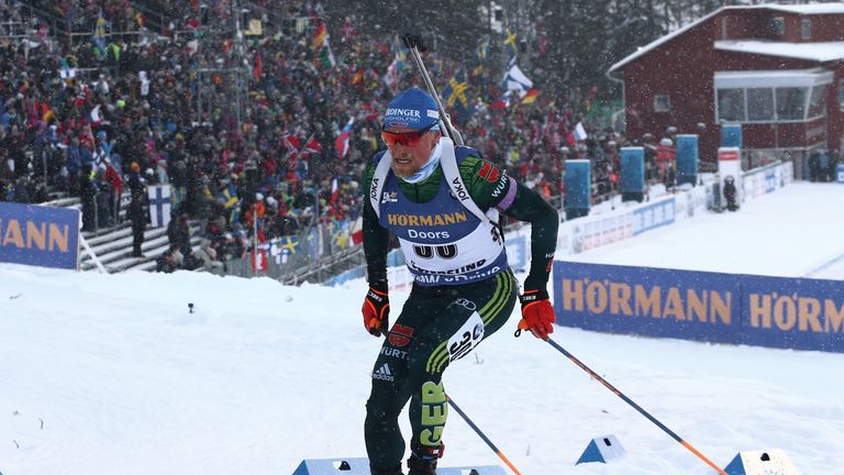 Erik Lesser landet als bester deutscher Biathlet im Verfolgungsrennen bei der WM in Östersund auf Platz elf.