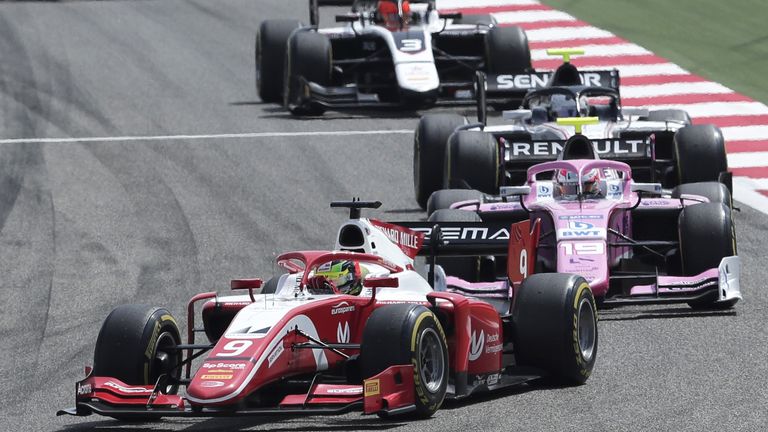 Mick Schumacher punktet bei seinem Debüt in der Formel 2.