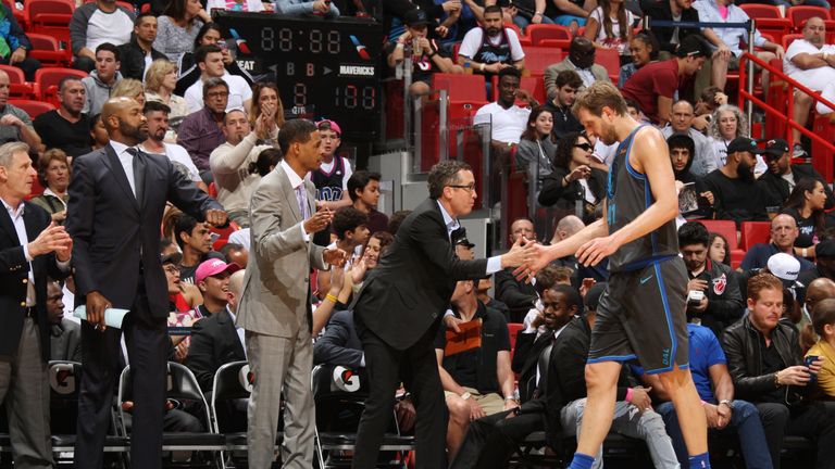 Auch Dirk Nowitzki kann die Niederlage gegen Miami Heat nicht verhindern.