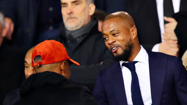 Patrice Evra sorgt mit heftigen Aussagen gegenüber den Profis von Paris Saint-Germain für Aufregung. 