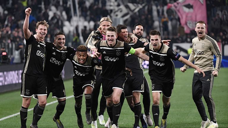 Ajax Amsterdam hat erstmals seit 22 Jahren wieder das Halbfinale der Champions League erreicht.