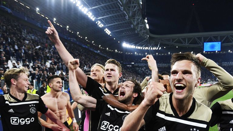 Ajax Amsterdam steht nach einem 2:1-Sieg gegen Juventus Turin im Halbfinale der Champions League.