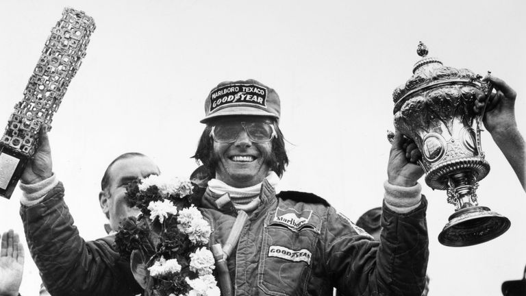 Emerson Fittipaldi (BRA) holte in den Jahren 1972 und 1974 den Titel.  1972 wurde er der bis dahin jüngste Weltmeister der Formel 1 Geschichte. Fernando Alonso konnte diesen Rekord 2005 unterbieten. 