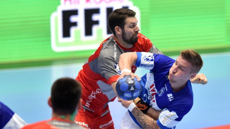 Kein Durchkommen: Am Samstagabend gibt es wieder packende Duelle zwischen den Bergischen Löwen und der MT Melsungen.