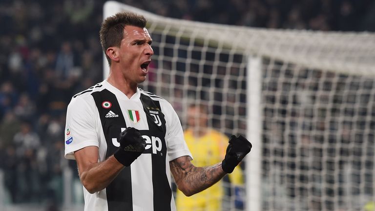 Mandzukic bleibt bei Juventus Turin. 