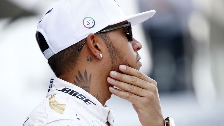 Lewis Hamilton will sich vor dem GP von China ein neues Tattoo stechen lassen. 