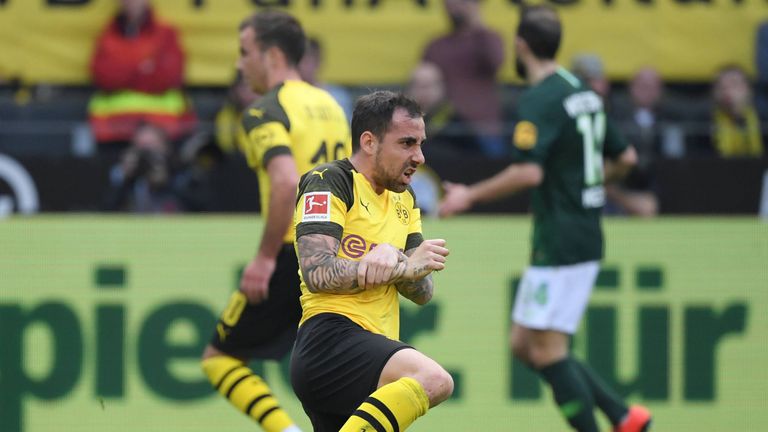 BVB-Angreifer Paco Alcacer kann nicht am Topspiel beim FC Bayern mitwirken.