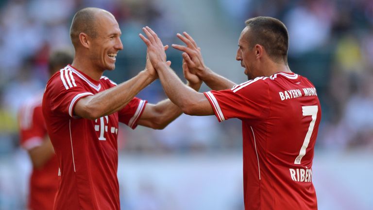 Doch in der Saison 2012/2013 kehren die Bayern eindrucksvoll zurück, auch dank "Robbery" die gemeinsam in dieser Saison 24 Tore und 36 Vorlagen beisteuern.