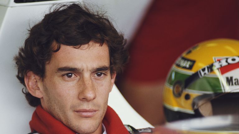 Ayrton Senna (BRA) war für seinen kompromisslosen Fahrstil bekannt, der ihm drei Mal den Weltmeistertitel bescherte (1988,1990,1991). 1984 verunglückte er beim Großen Preis von San Marino tödlich. 