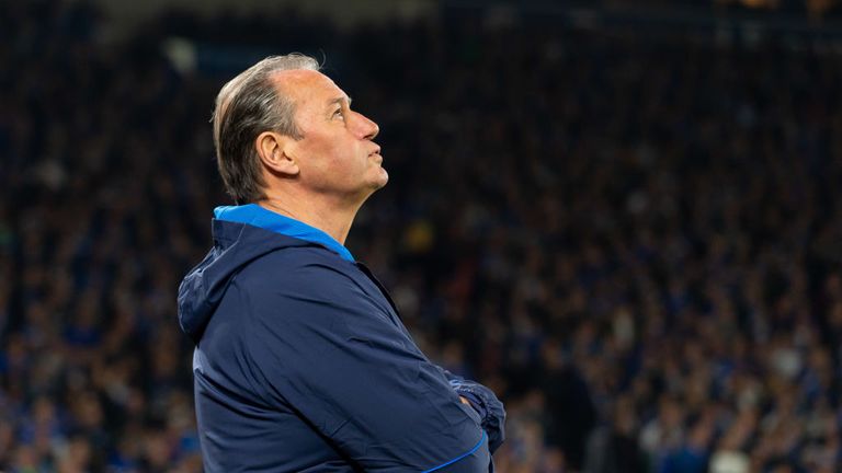 Huub Stevens und sein FC Schalke 04 empfängt am 28. Spieltag Eintracht Frankfurt.