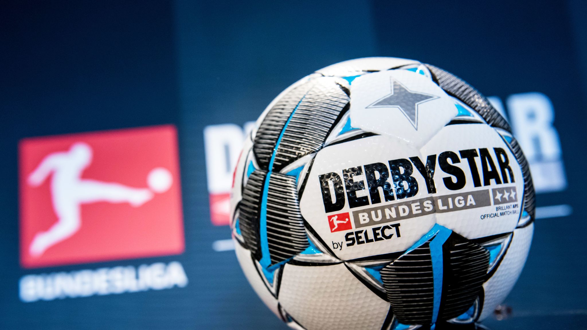 Derbystar stellt neuen BundesligaBall vor Fußball News Sky Sport