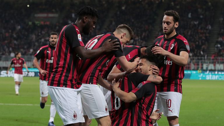 Der AC Milan darf sich zu Hause über einen 2:1-Erfolg über den FC Bologna freuen.