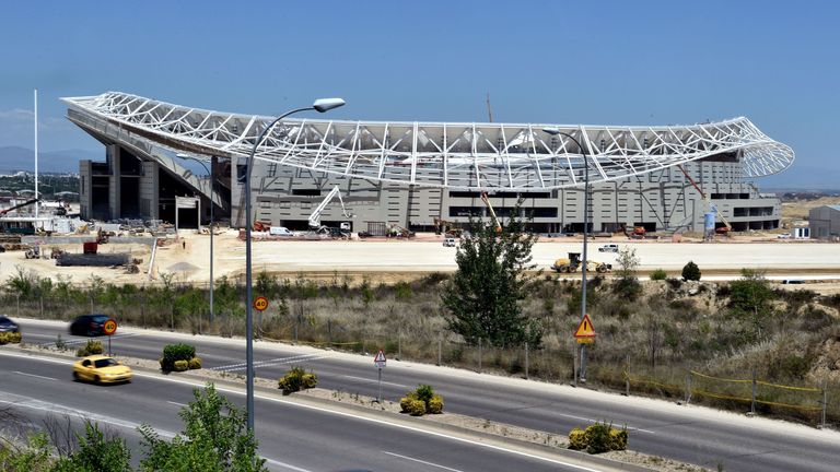 Im Gegensatz zum kultigen Vicente Calderon ist das neu erbaute Stadion von Atletico Madrid nicht nur hochmodern, sondern bietet mit 67.700 Zuschauerplätzen auch deutlich mehr Platz. Damit ist das Wanda Metropolitano das drittgrößte Stadion Spaniens.
