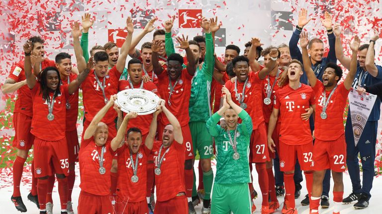 Der FC Bayern feiert die 29. Meisterschaft.