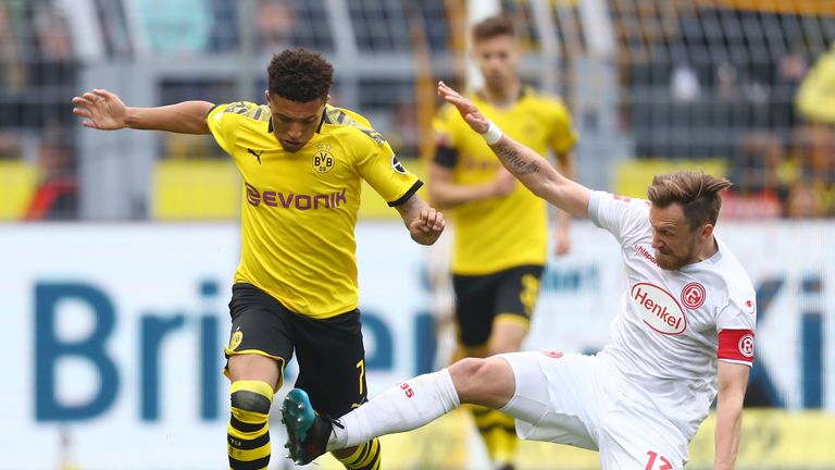 Nach dieser Aktion sah Fortuna-Spieler Adam Bodzek beim Spiel gegen den BVB die rote Karte. 