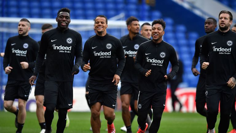 Bei Eintracht Frankfurt gibt's im Sommer zwei Trainingslager. Vom 7. bis 13. Juli in Thun (Schweiz) und vom 26. Juli bis 4. August in Windischgarsten (Österreich) wird sich die Mannschaft von Trainer Adi Hütter vorbereiten.