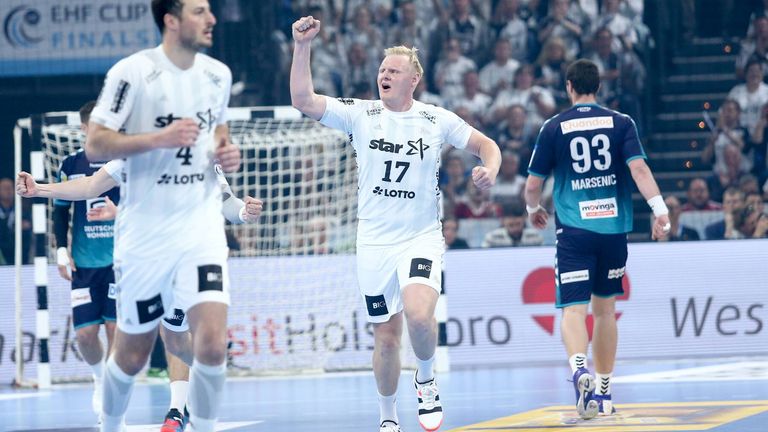 Finalsieg gegen Füchse Berlin: Patrick Wiencek und der THW Kiel gewinnen den EHF-Cup.