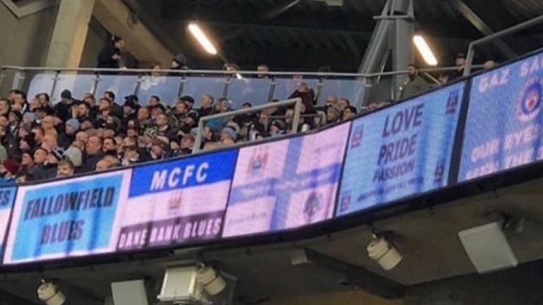 Manchester City hat Digitale Banner im Stadion installiert (Bildquelle: Screenshot Twitter @coyleyharrison).