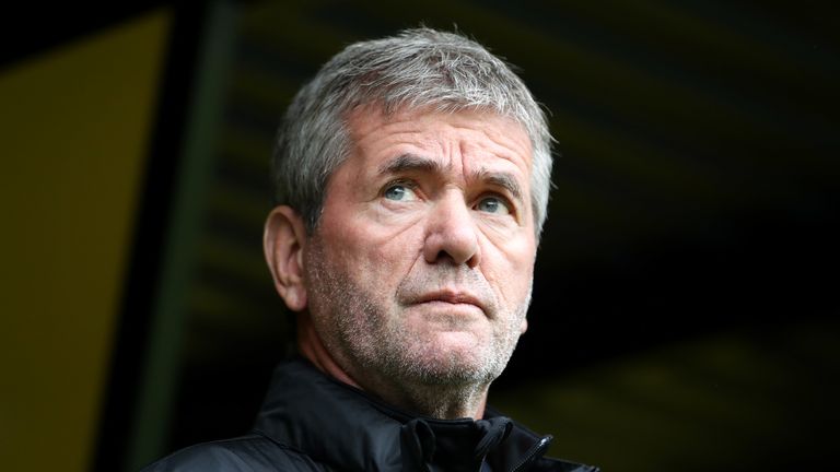 Fühlt sich hintergangen: Düsseldorf-Trainer Freidhelm Funkel kritisiert seine ehemaligen Vorgesetzten scharf.