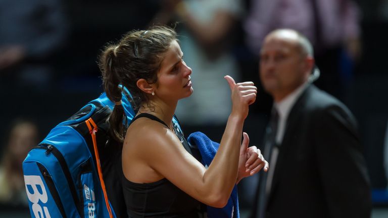 Julia Görges muss nach dem Turnier in Stuttgart auch in Rom verletzungsbedingt aufgeben.