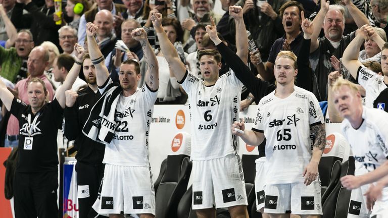 Holstein Kiel feiert den Sieg über Flensburg-Handewitt: Die Meisterschaft bleibt somit spannend.