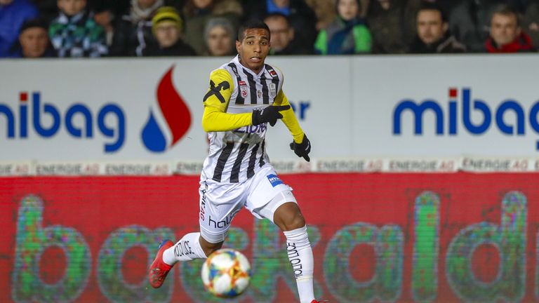 Victor Joao unterschreibt in Wolfsburg bis 2023.