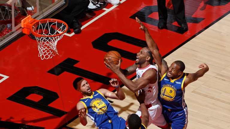 Kawhi Leonard erzielt 32 Punkte in Spiel eins für Toronto.