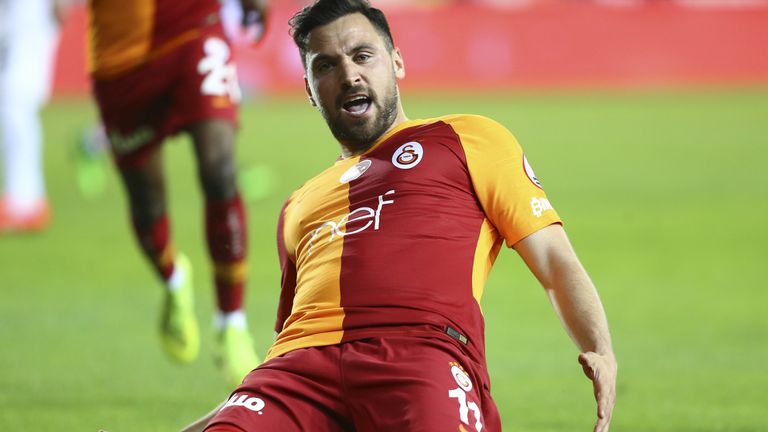 Sinan Gümüs trifft für Galatasaray im Pokalfinale. 