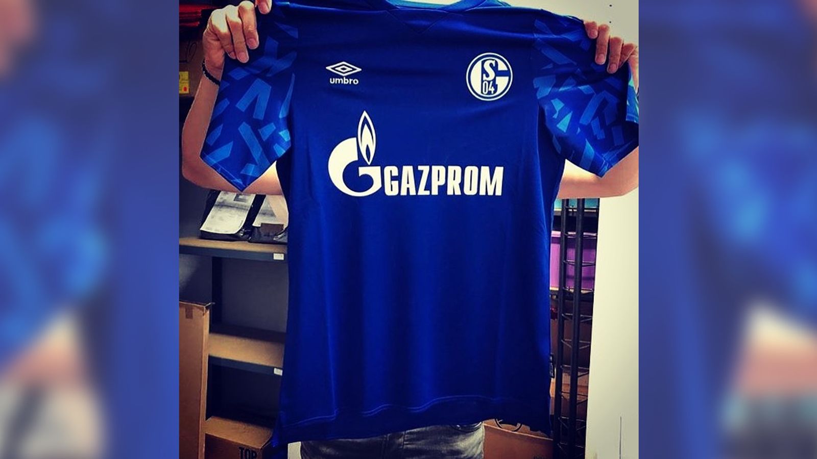 FC Chelsea: Neues Trikot für 2019/20 geleakt | Fußball ...