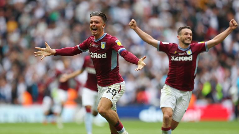 Aston Villa steigt nach nur einem Jahr Zweitklassigkeit wieder in die Premier League auf. Als Tabellenfünfter der englischen Championship League konnte man sich in den Playoffs gegen Derby County durchsetzen.