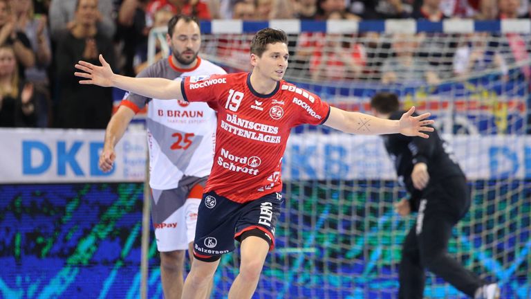 Marius Steinhauser verlängert vorzeitig bis 2023 beim amtierenden Meister, die Planungen auf Rechtsaußen sind damit abgeschlossen.