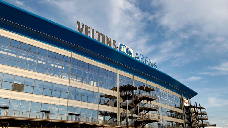 In der Veltins Arena haben die Fans reichlich Auswahl an veganen Produkten.