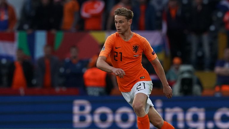 Frenkie de Jong: Der 22-Jährige ist längst der fast alles bestimmende Stratege der Niederländer. Der 75 Millionen Euro teure Neuzugang des FC Barcelona zählt im Moment  zu den besten Mittelfeldspielern überhaupt, Fehler unterlaufen ihm kaum.