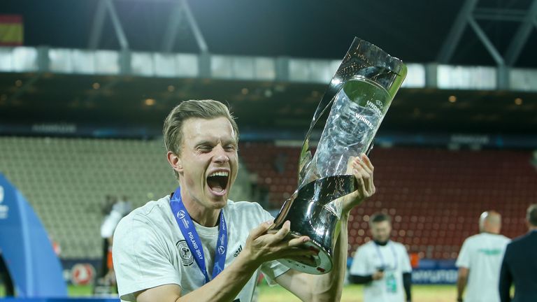 Auch Yannick Gerhardt ist dem VfL Wolfsburg bis heute Treu geblieben. Der 25-Jährige war 2017 in Polen auf der linken Abwehrseite gesetzt. 
